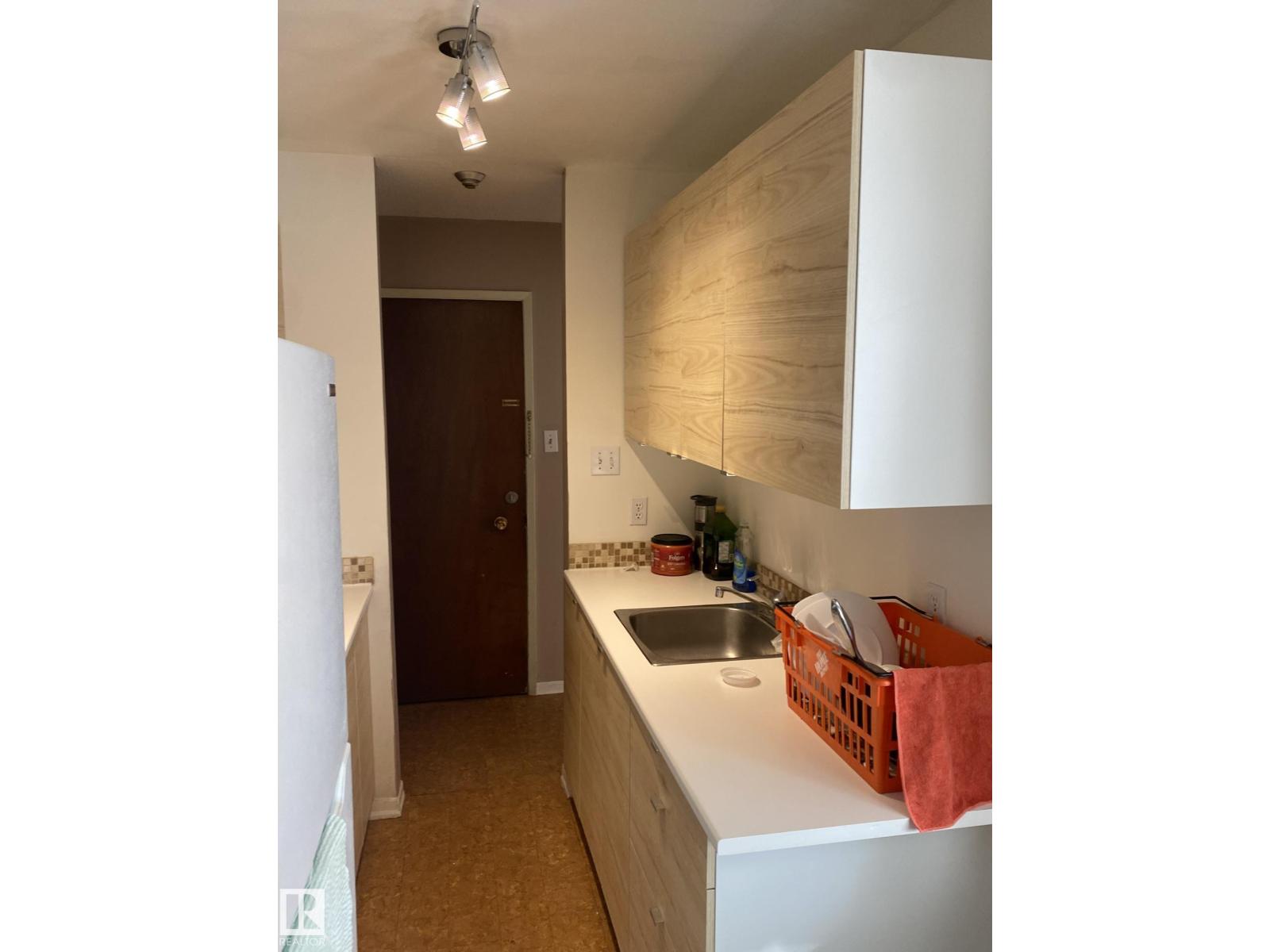 #205 10345 123 ST NW - 4