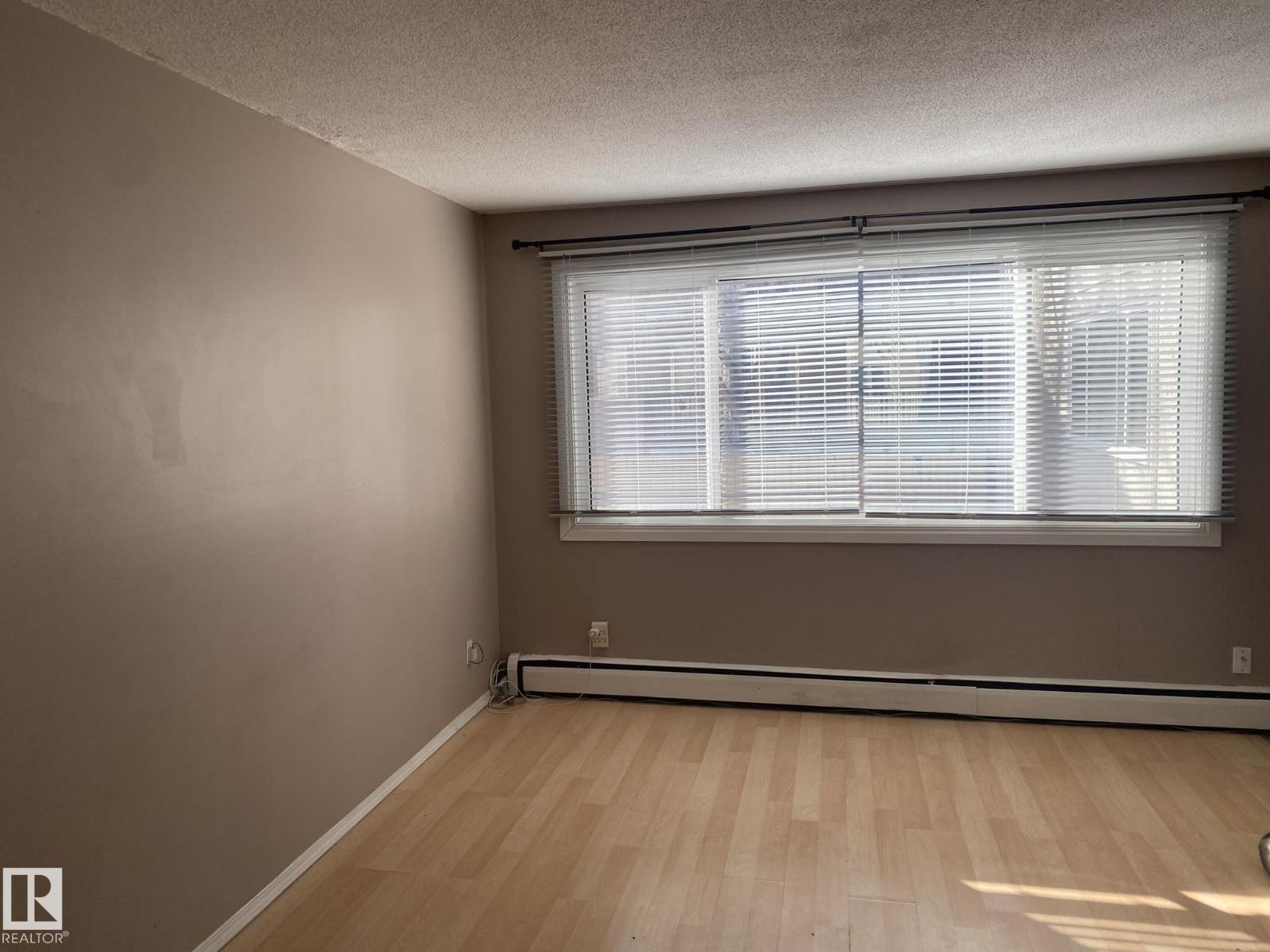 #205 10345 123 ST NW - 6