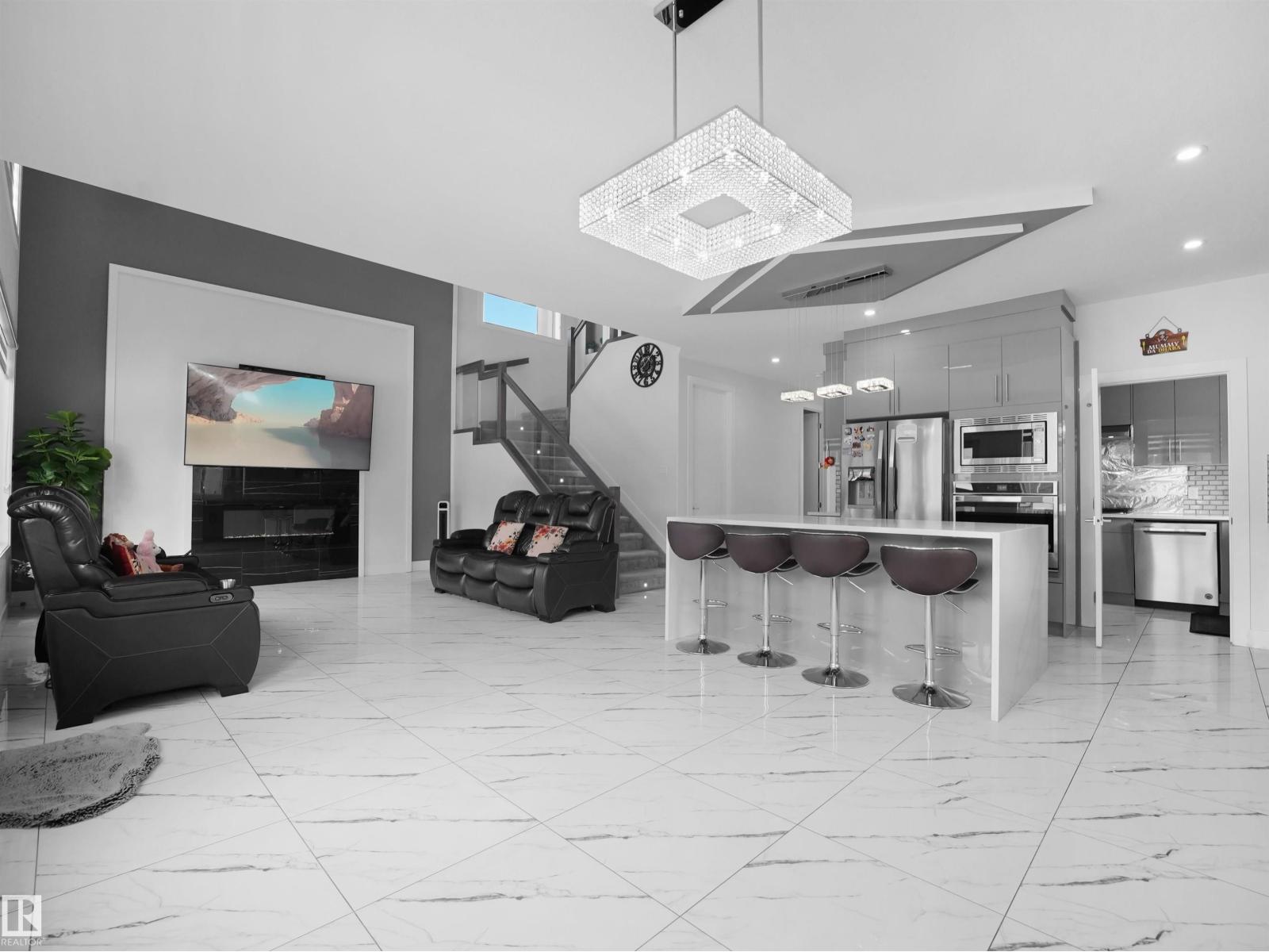 1208 25 ST NW NW, Edmonton