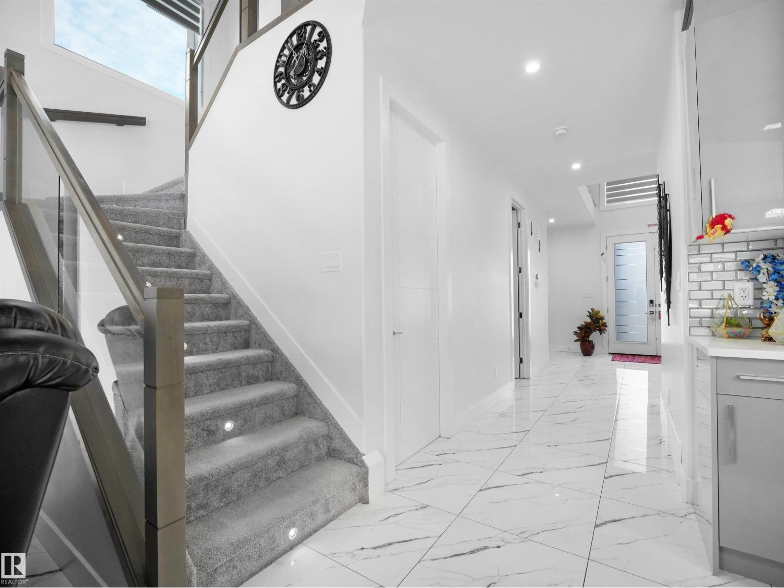 1208 25 ST NW NW, Edmonton