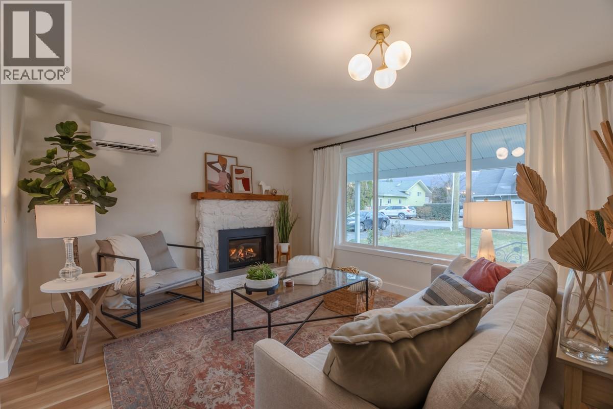 5214 Nixon Road, Summerland