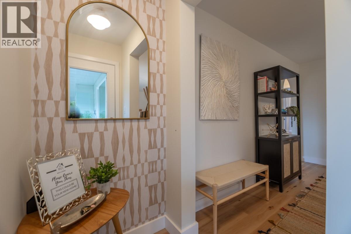 5214 Nixon Road, Summerland