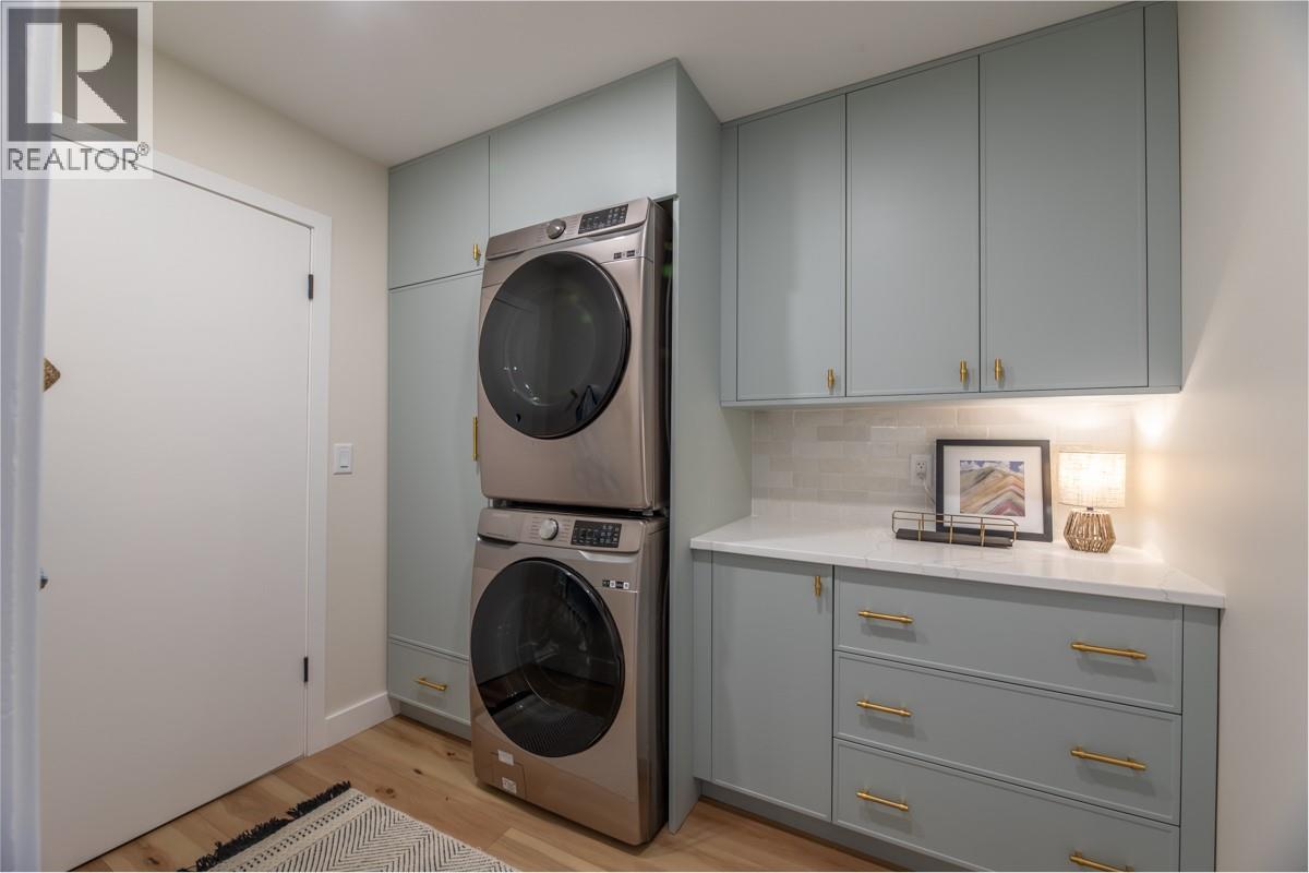 5214 Nixon Road, Summerland