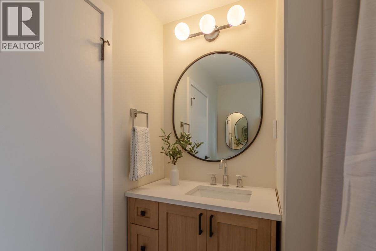 5214 Nixon Road, Summerland