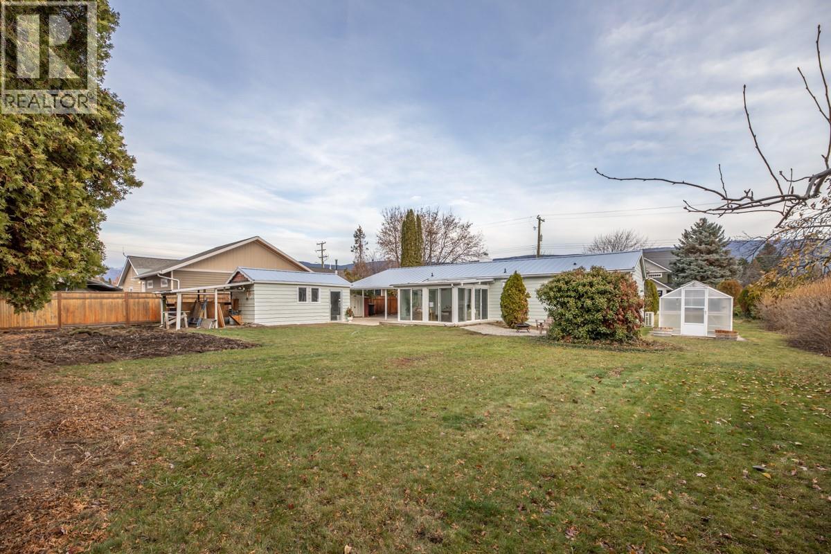 5214 Nixon Road, Summerland