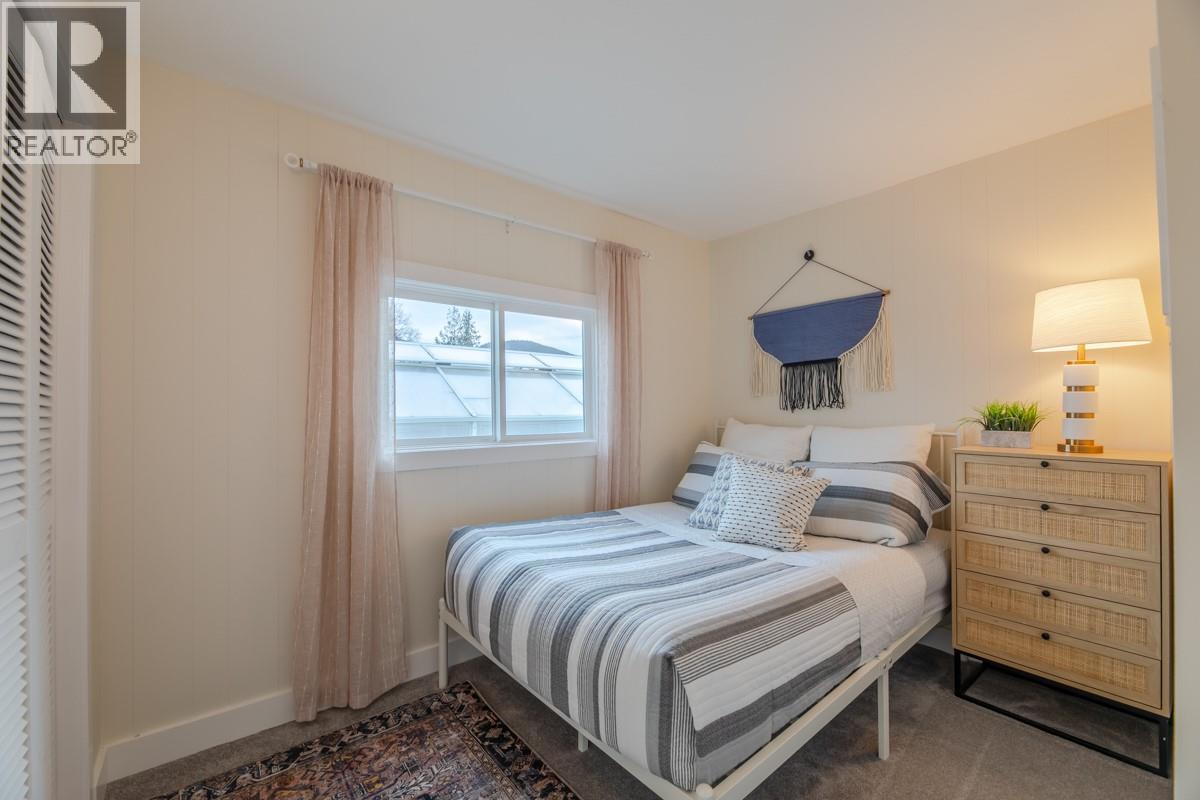 5214 Nixon Road, Summerland