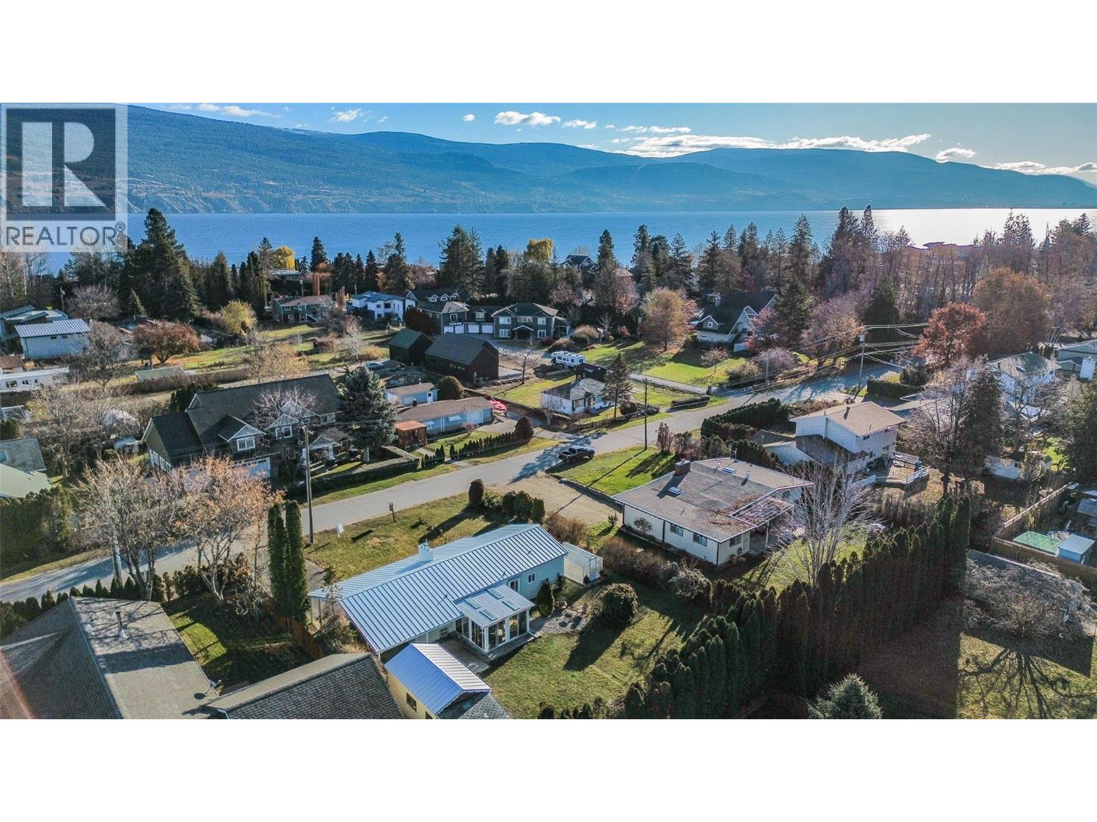 5214 Nixon Road, Summerland