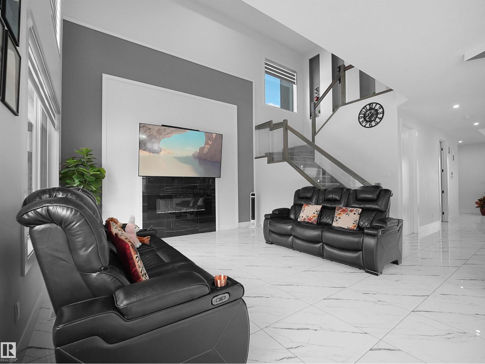 1208 25 ST NW NW, Edmonton