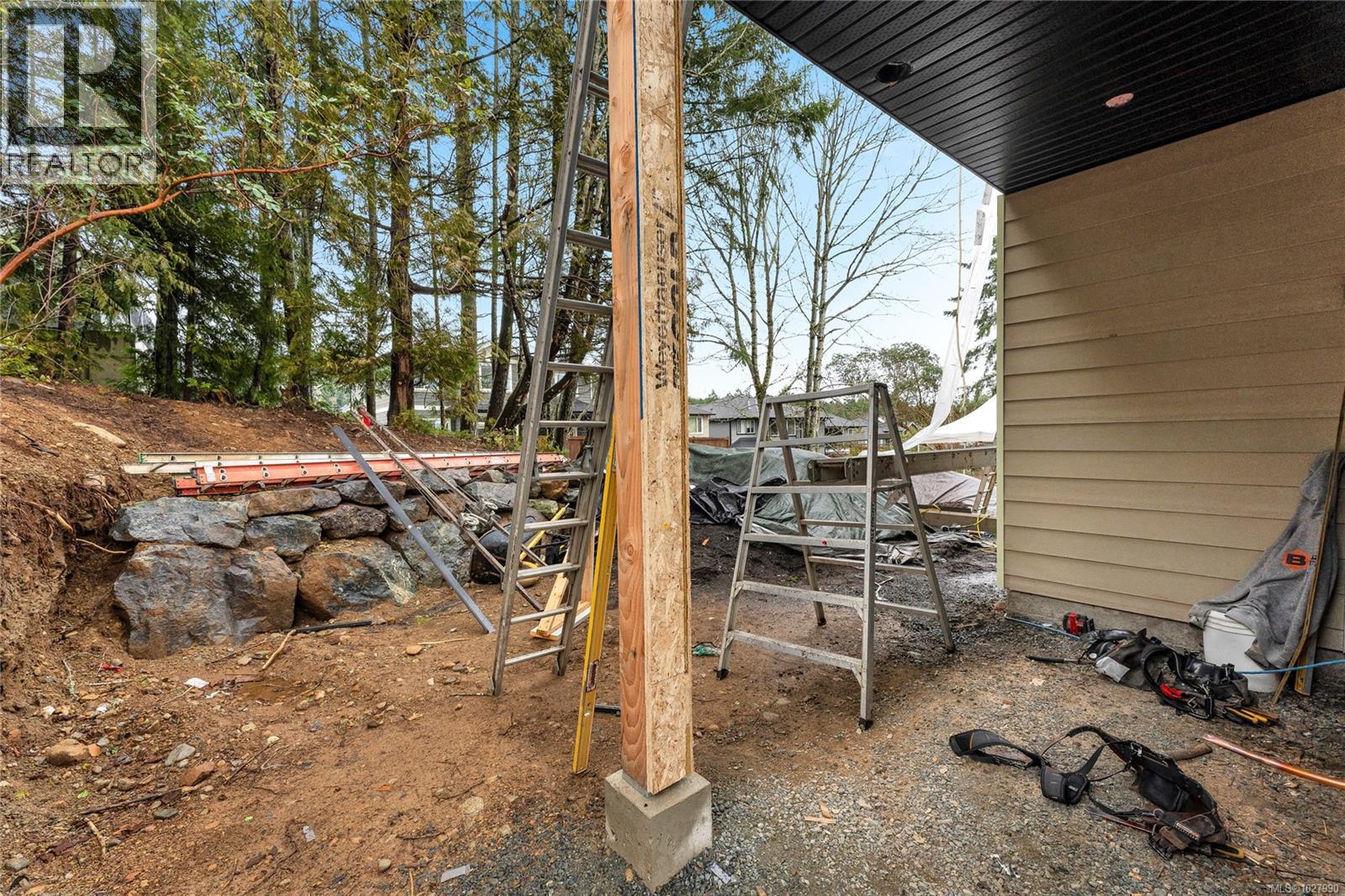 3847 OLYMPIAN WAY - 6