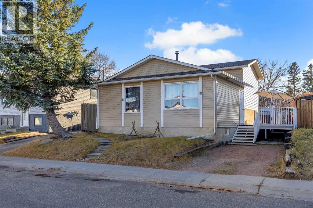 
          16 Castleglen Crescent Northeast
            <br/>
            <span>Calgary</span>
            , 
            <span>AB</span>
             <span>T3J1N3</span>
        