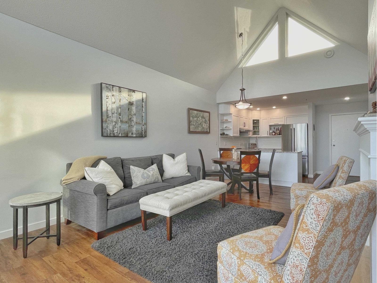 406 378 ESPLANADE AVENUE, Harrison Hot Springs, Harrison Hot Springs