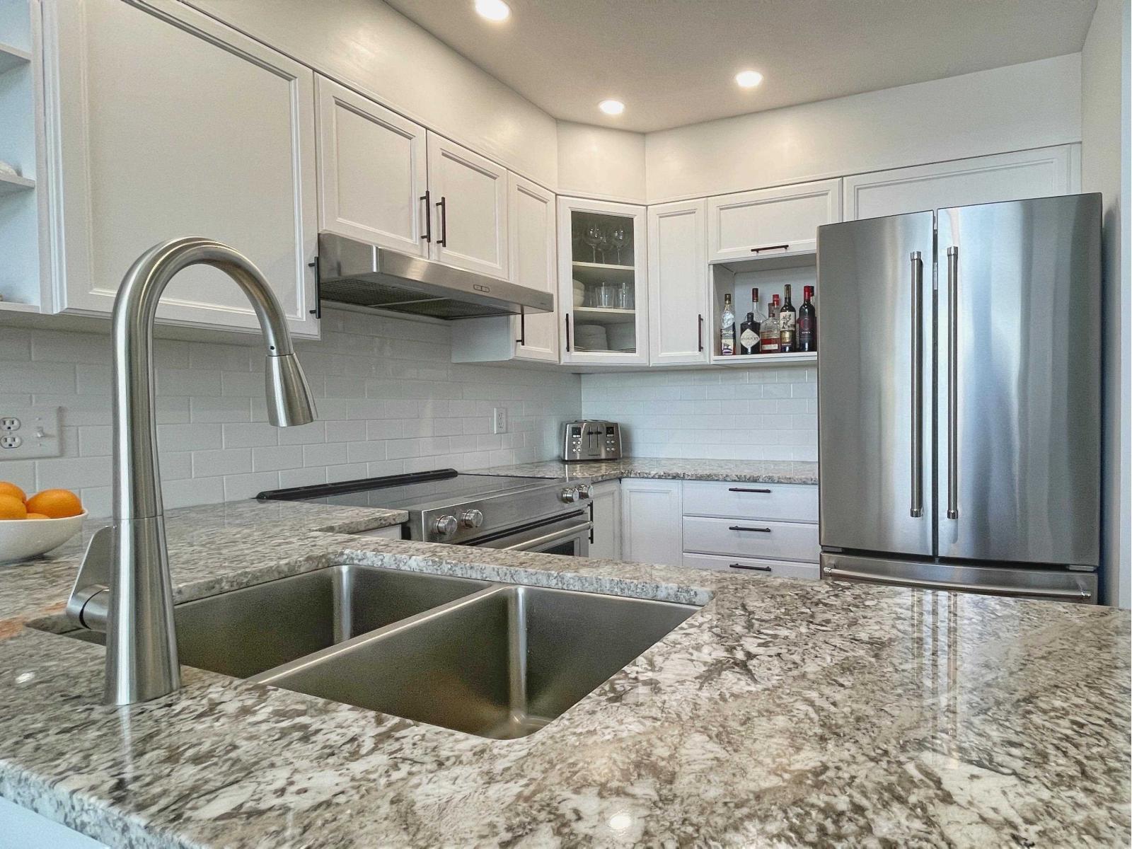 406 378 ESPLANADE AVENUE, Harrison Hot Springs, Harrison Hot Springs