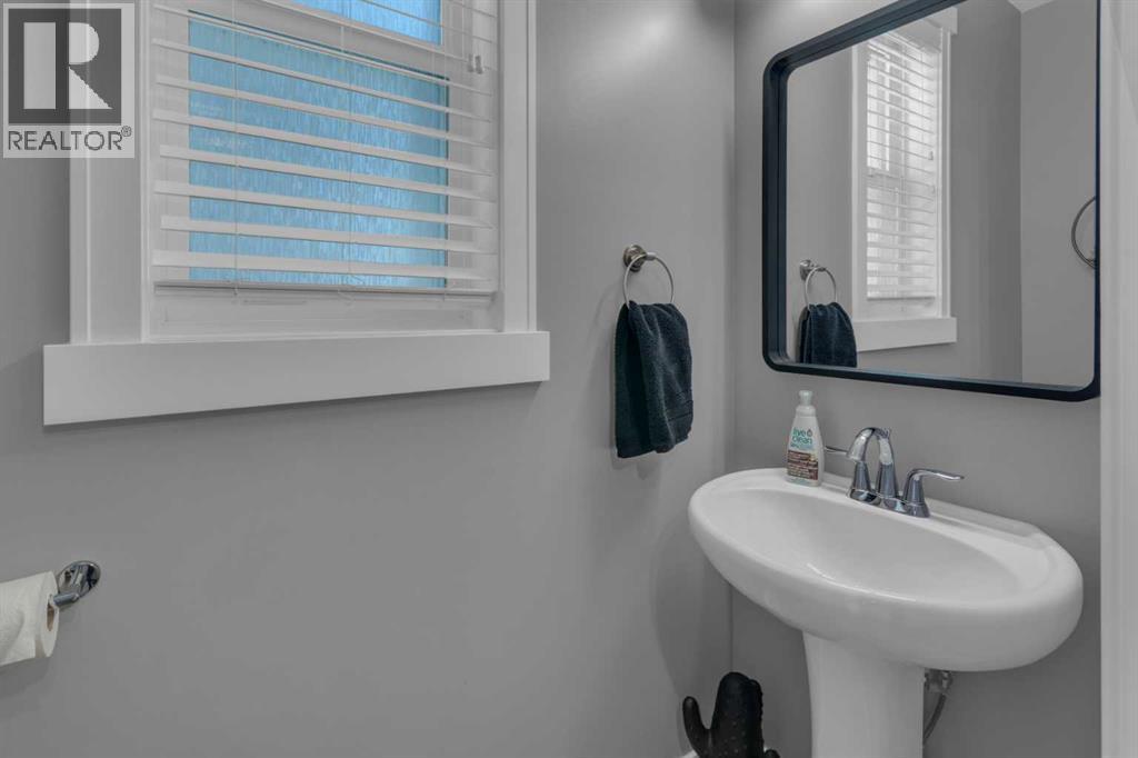 
          1288 Coopers Drive Southwest
            <br/>
            <span>Airdrie</span>
            , 
            <span>AB</span>
             <span>T4B3T7</span>
         - Photo 16