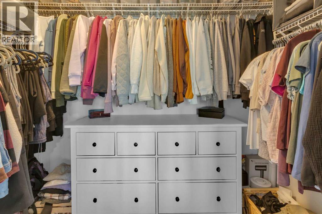 
          1288 Coopers Drive Southwest
            <br/>
            <span>Airdrie</span>
            , 
            <span>AB</span>
             <span>T4B3T7</span>
         - Photo 23