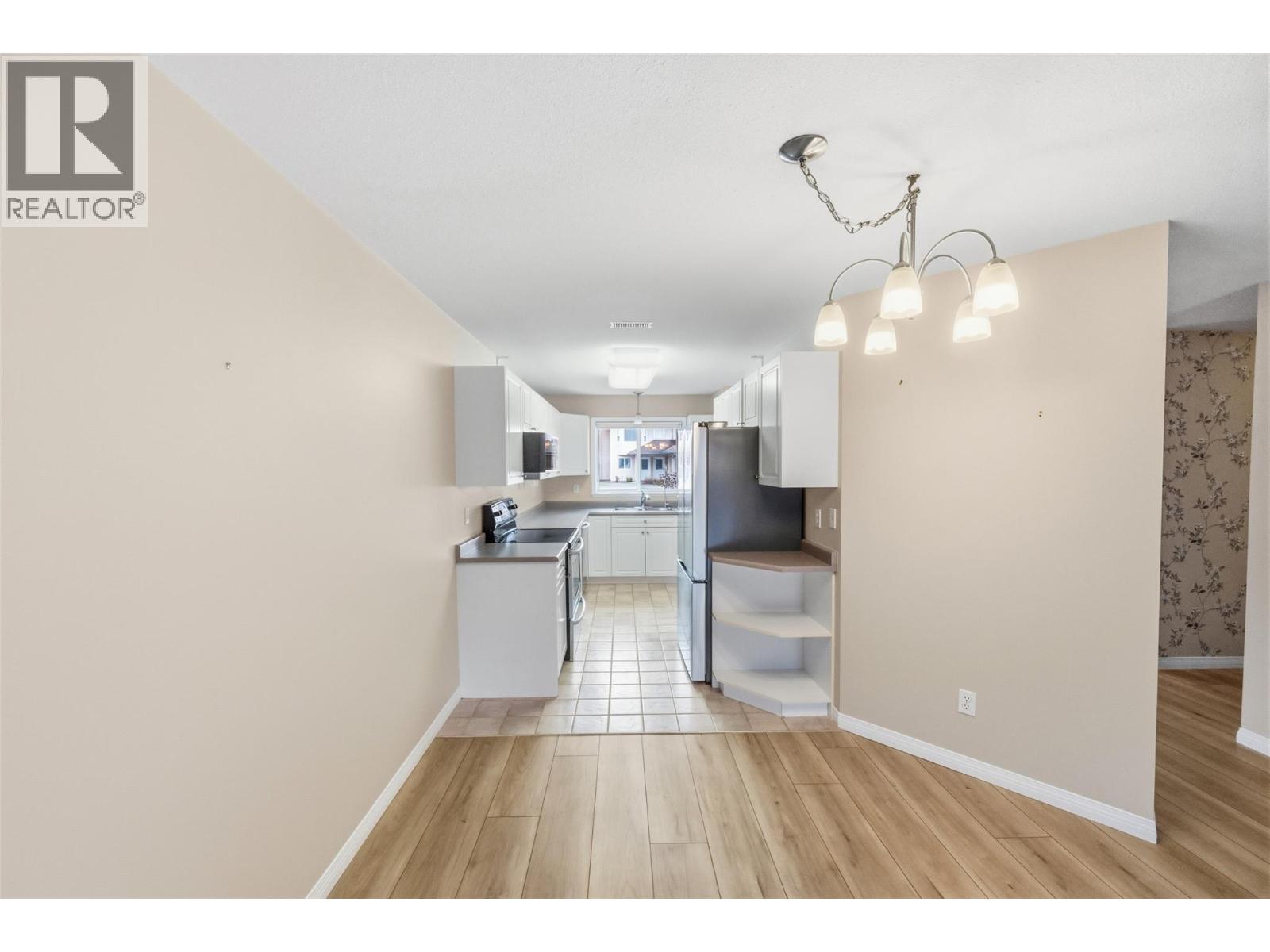 6514 Meadows Drive Unit# 3, Oliver