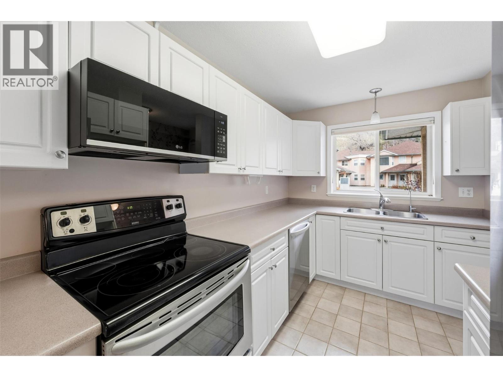 6514 Meadows Drive Unit# 3, Oliver