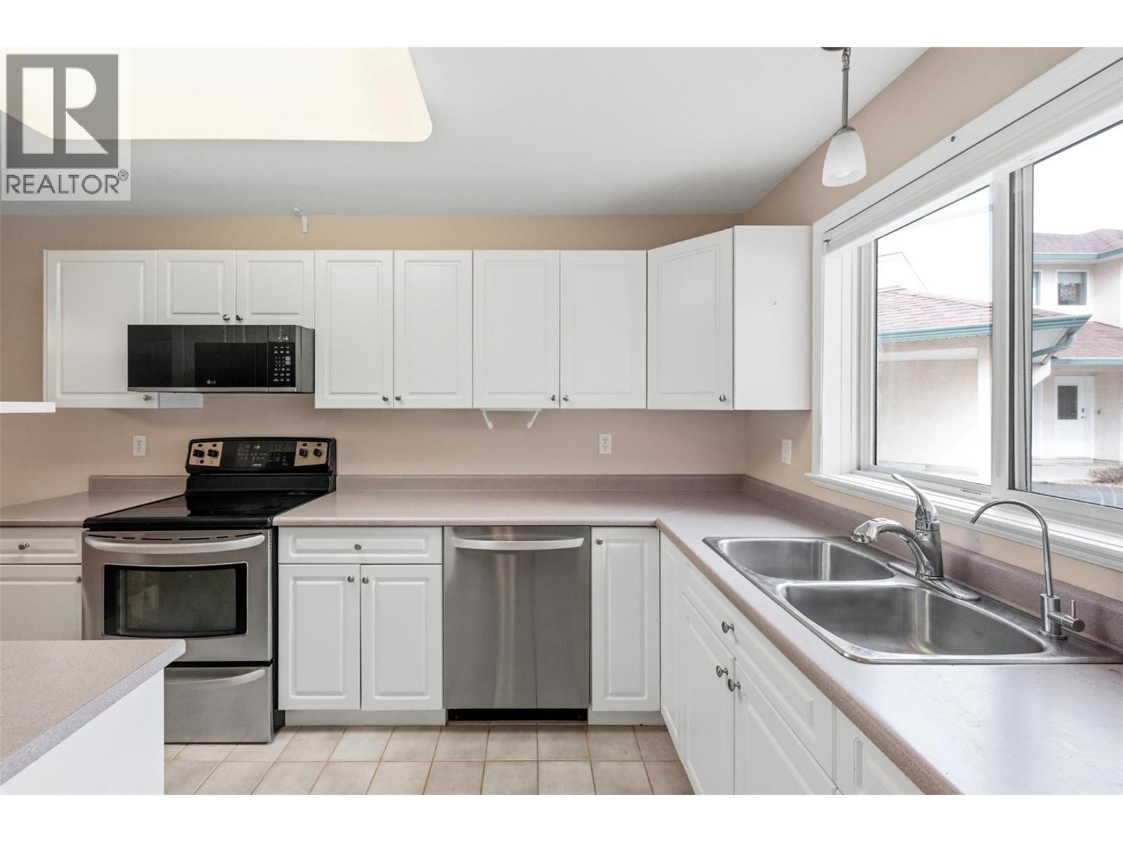 6514 Meadows Drive Unit# 3, Oliver