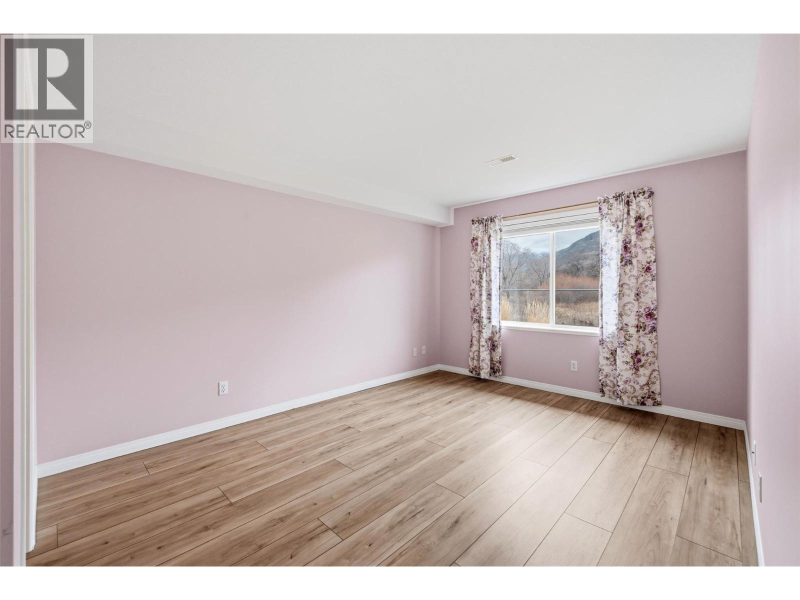 6514 Meadows Drive Unit# 3, Oliver