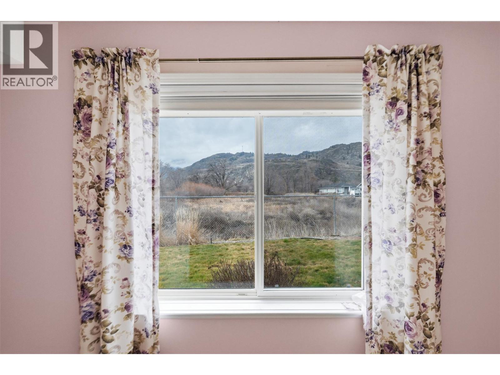 6514 Meadows Drive Unit# 3, Oliver