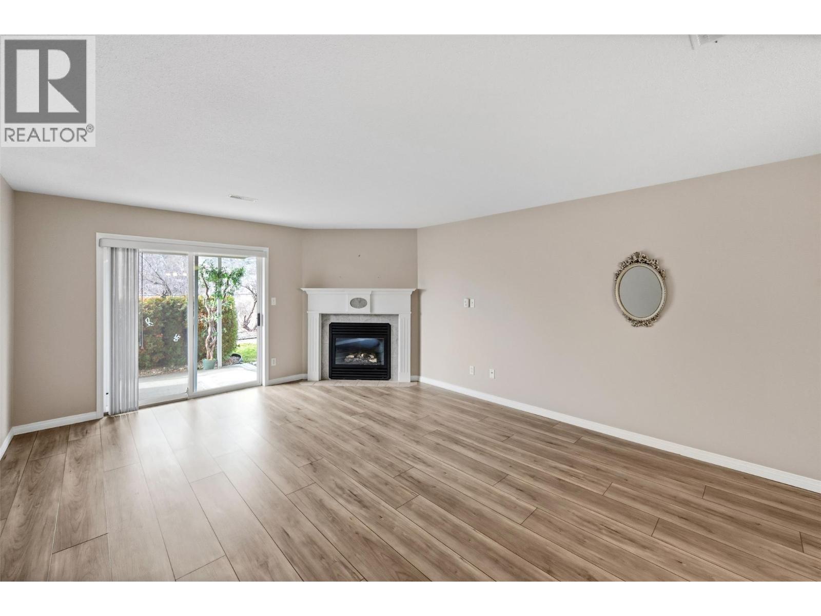 6514 Meadows Drive Unit# 3, Oliver