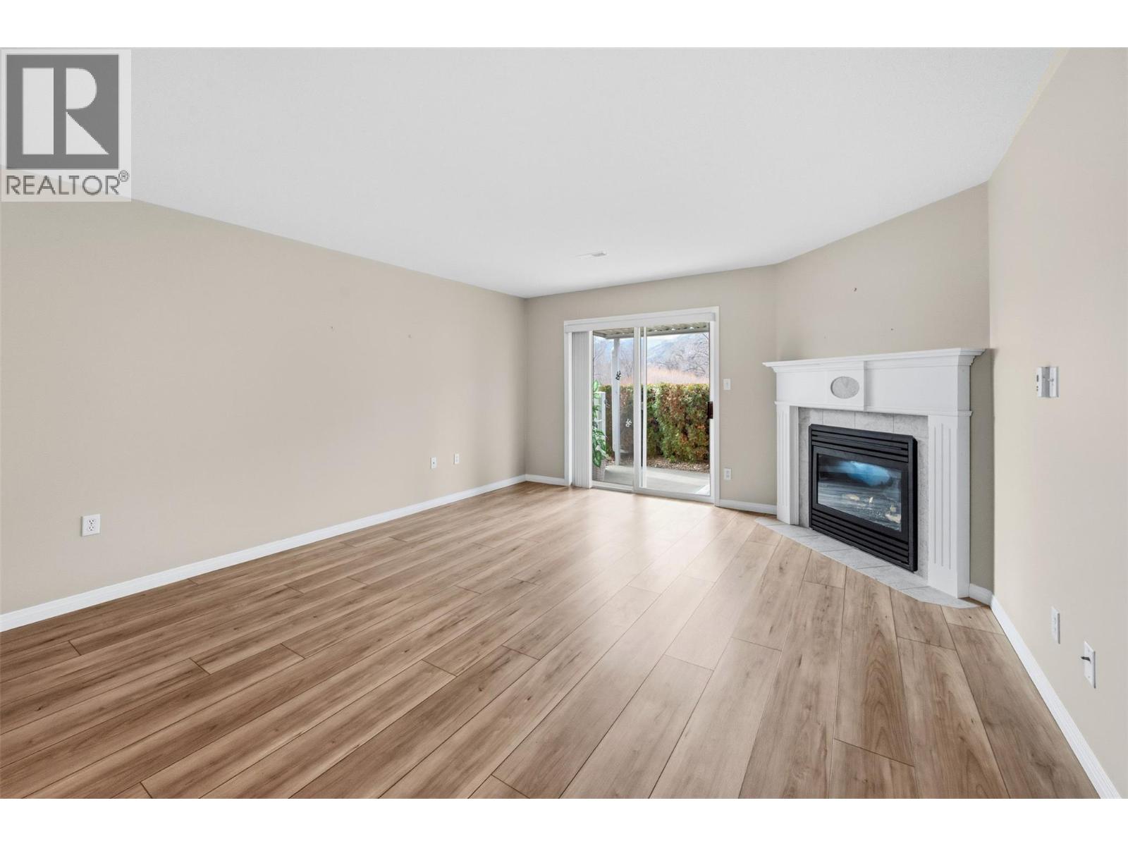 6514 Meadows Drive Unit# 3, Oliver