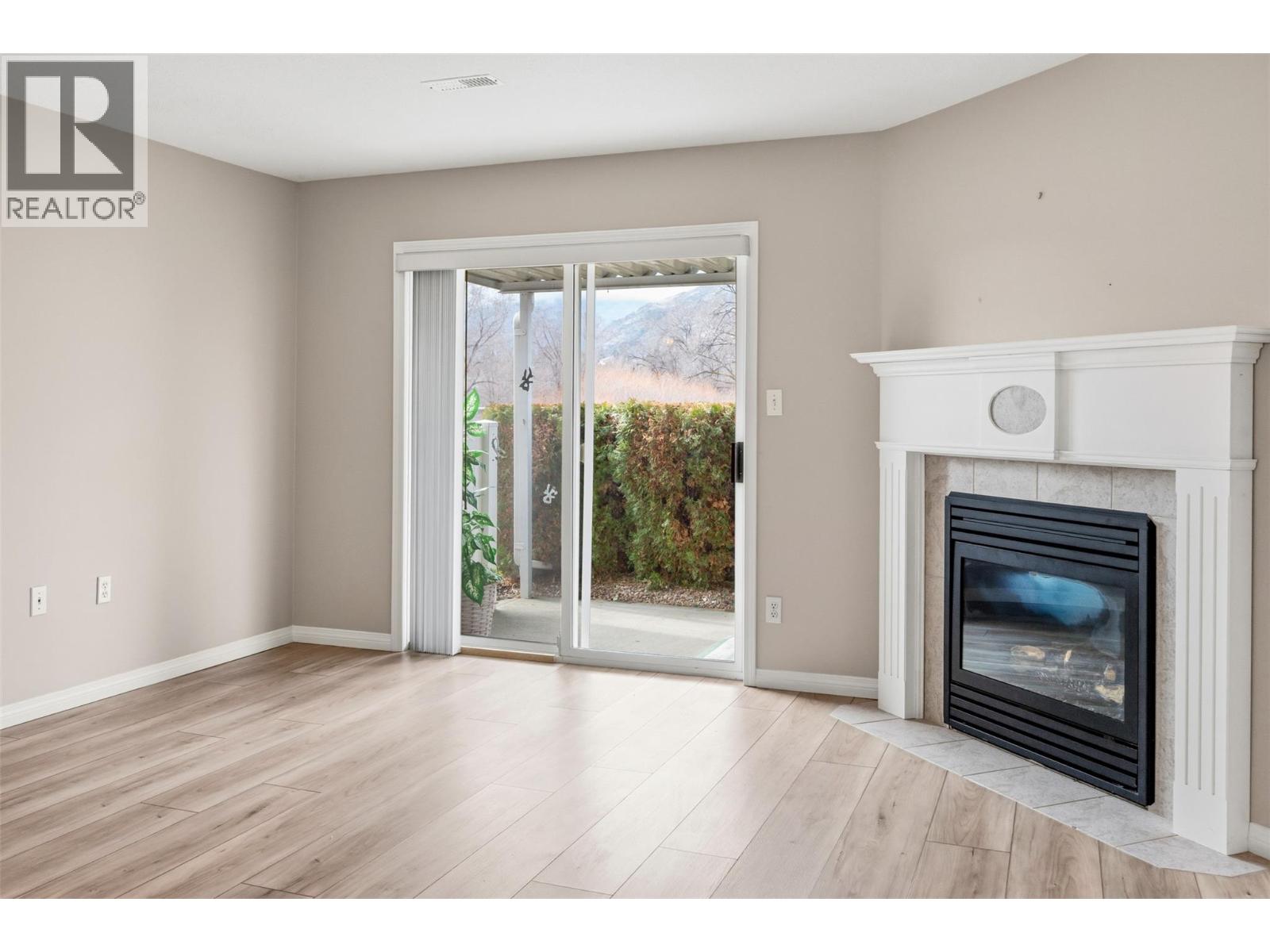 6514 Meadows Drive Unit# 3, Oliver