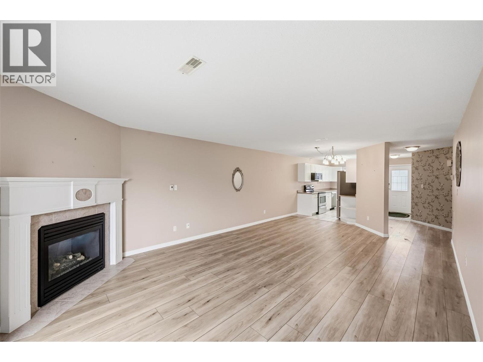 6514 Meadows Drive Unit# 3, Oliver