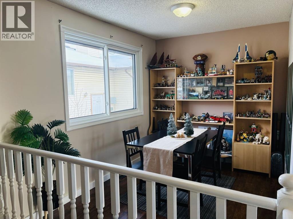 
          1412 43 Street Southeast
            <br/>
            <span>Calgary</span>
            , 
            <span>AB</span>
             <span>T2A5E7</span>
         - Photo 5