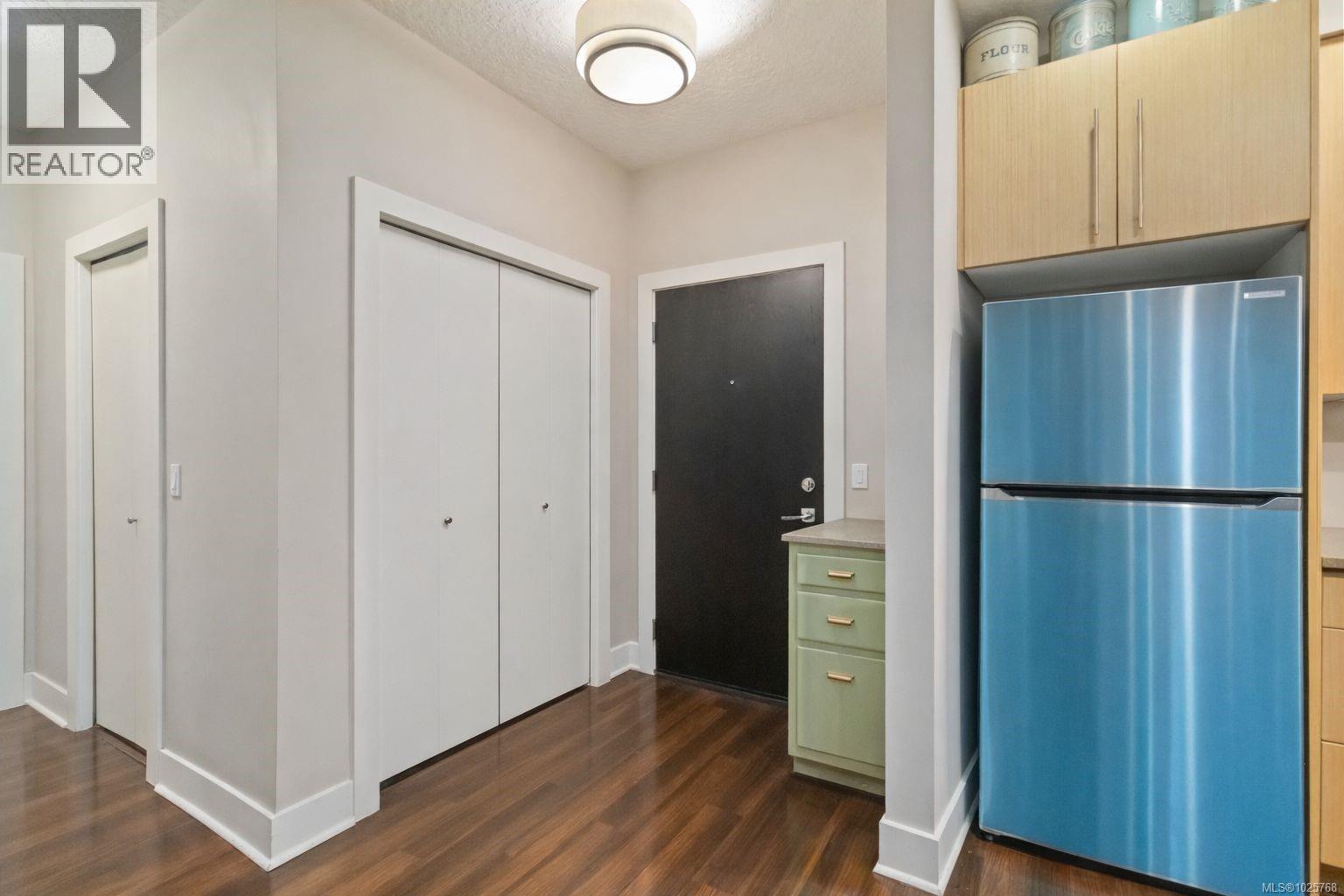 #112 4529 West Saanich Rd - 10
