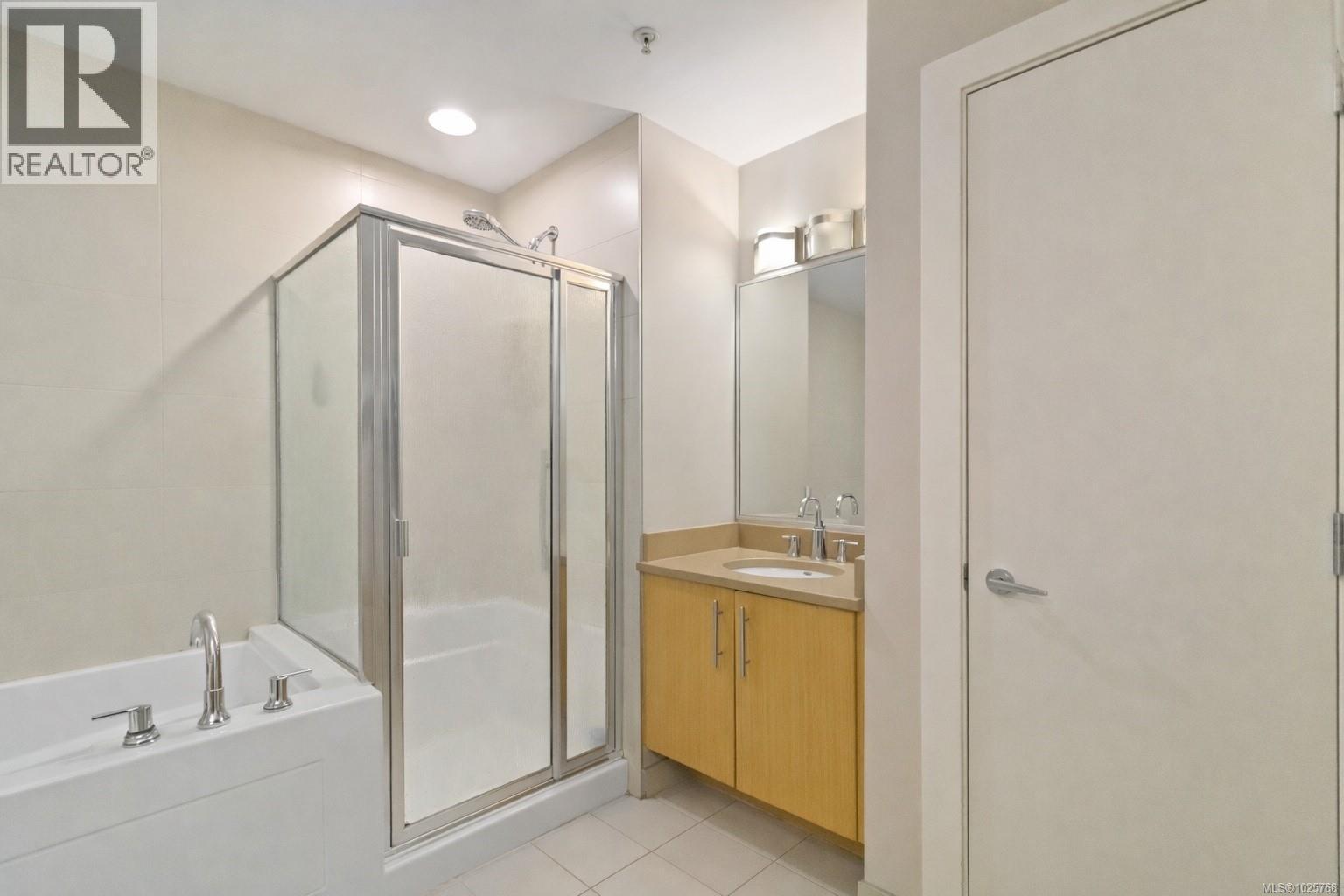 #112 4529 West Saanich Rd - 16