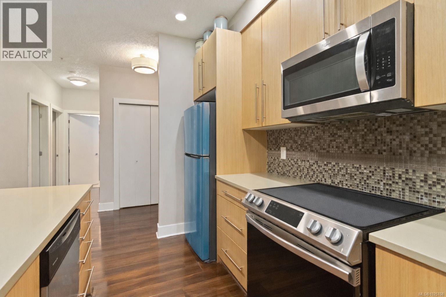 #112 4529 West Saanich Rd - 4