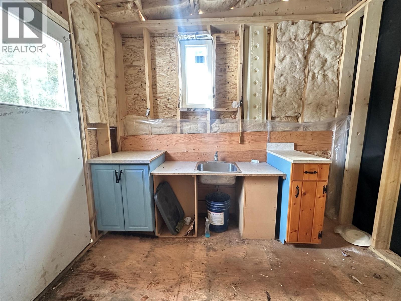 645 GOVERNMENT AVENUE N - 11