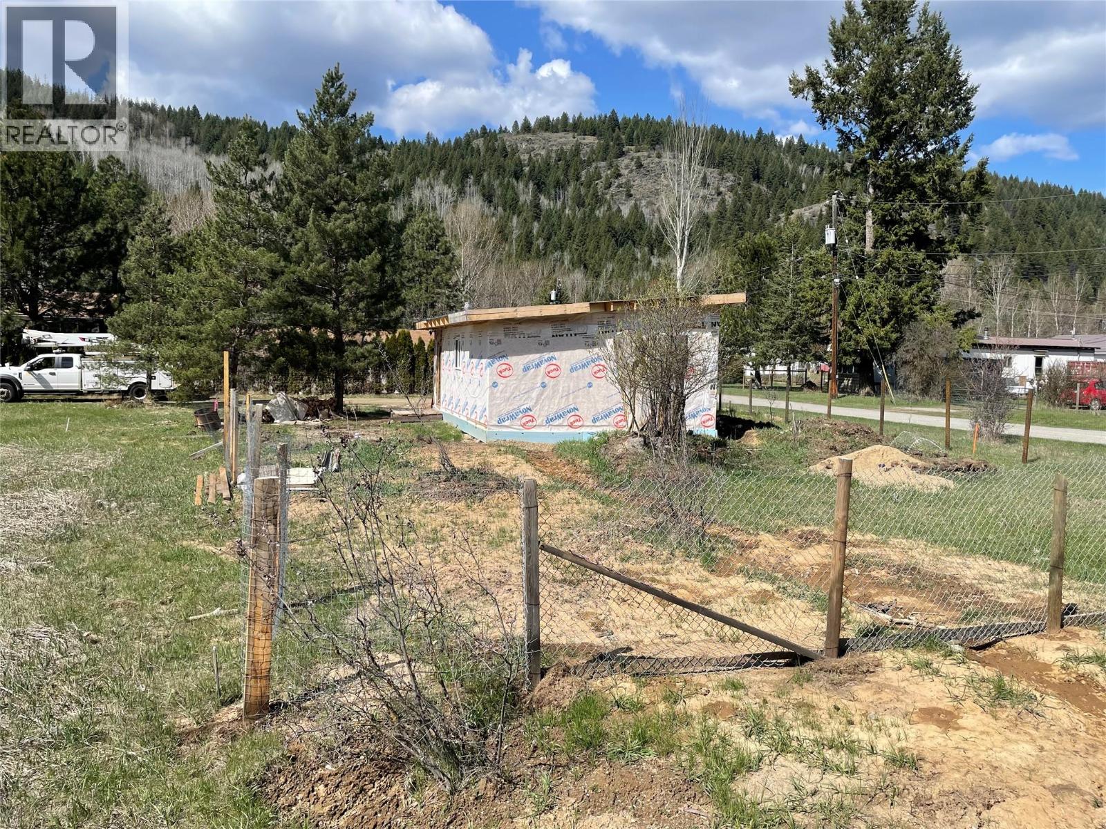 645 GOVERNMENT AVENUE N - Image 3