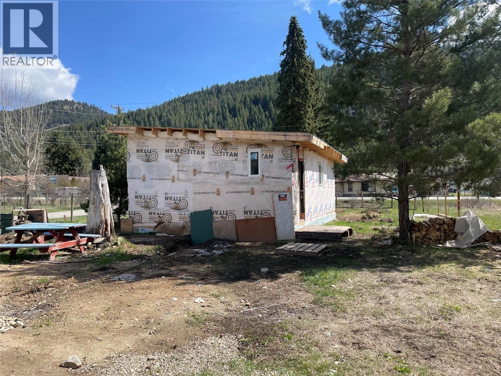 645 GOVERNMENT AVENUE N - 4