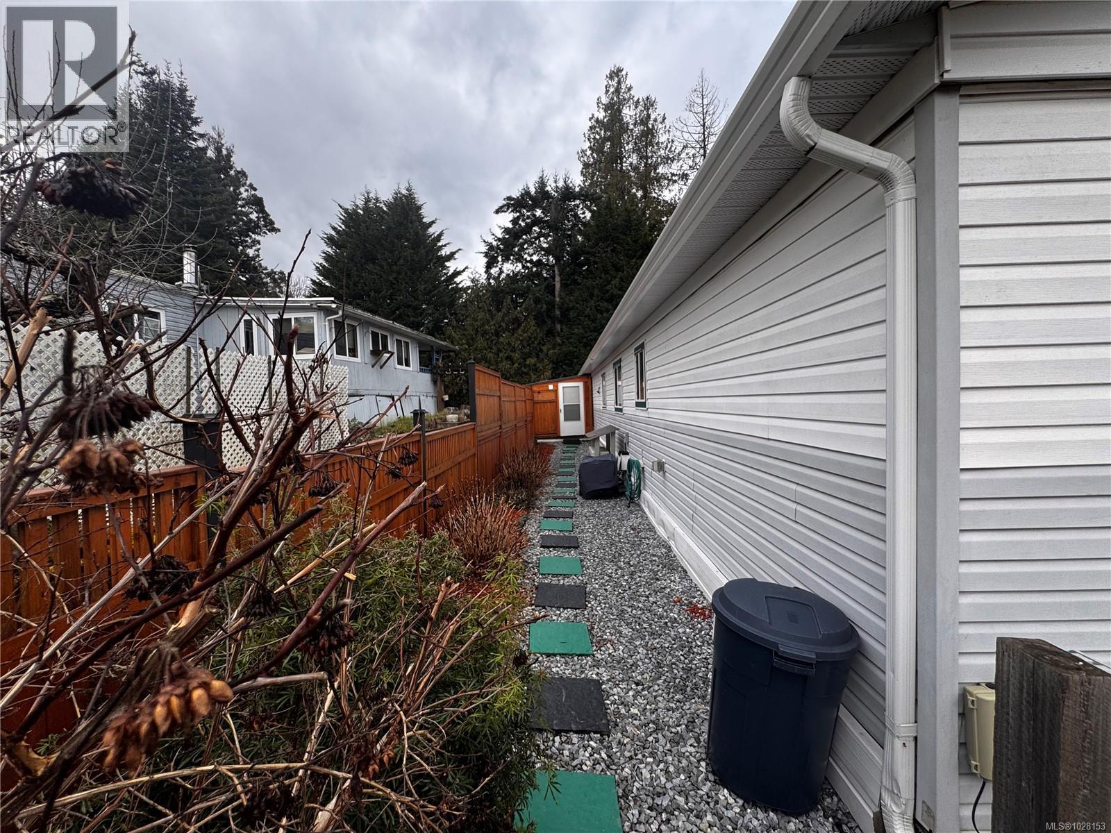 #3 1265 CHERRY POINT RD - 16