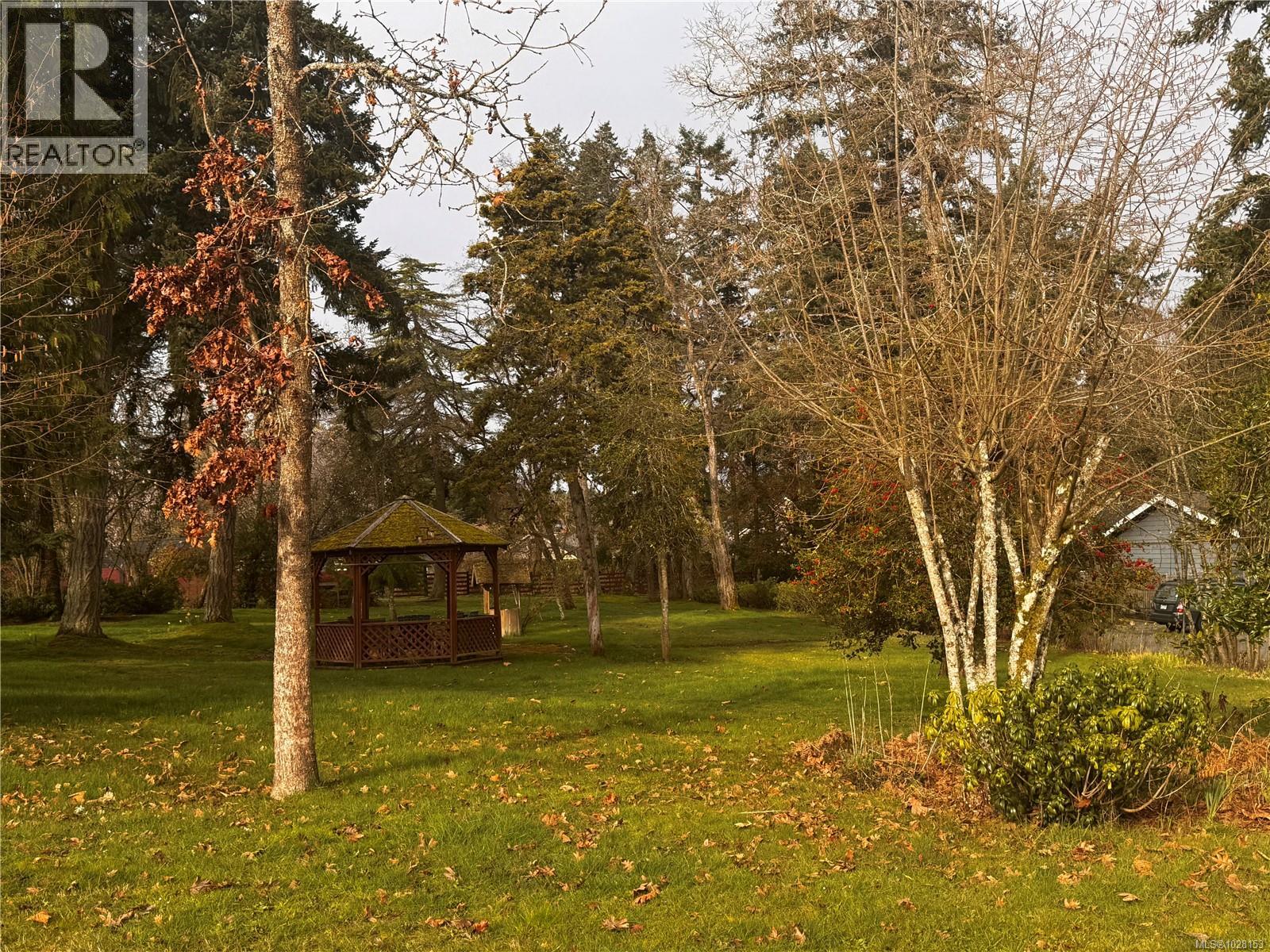 #3 1265 CHERRY POINT RD - 26