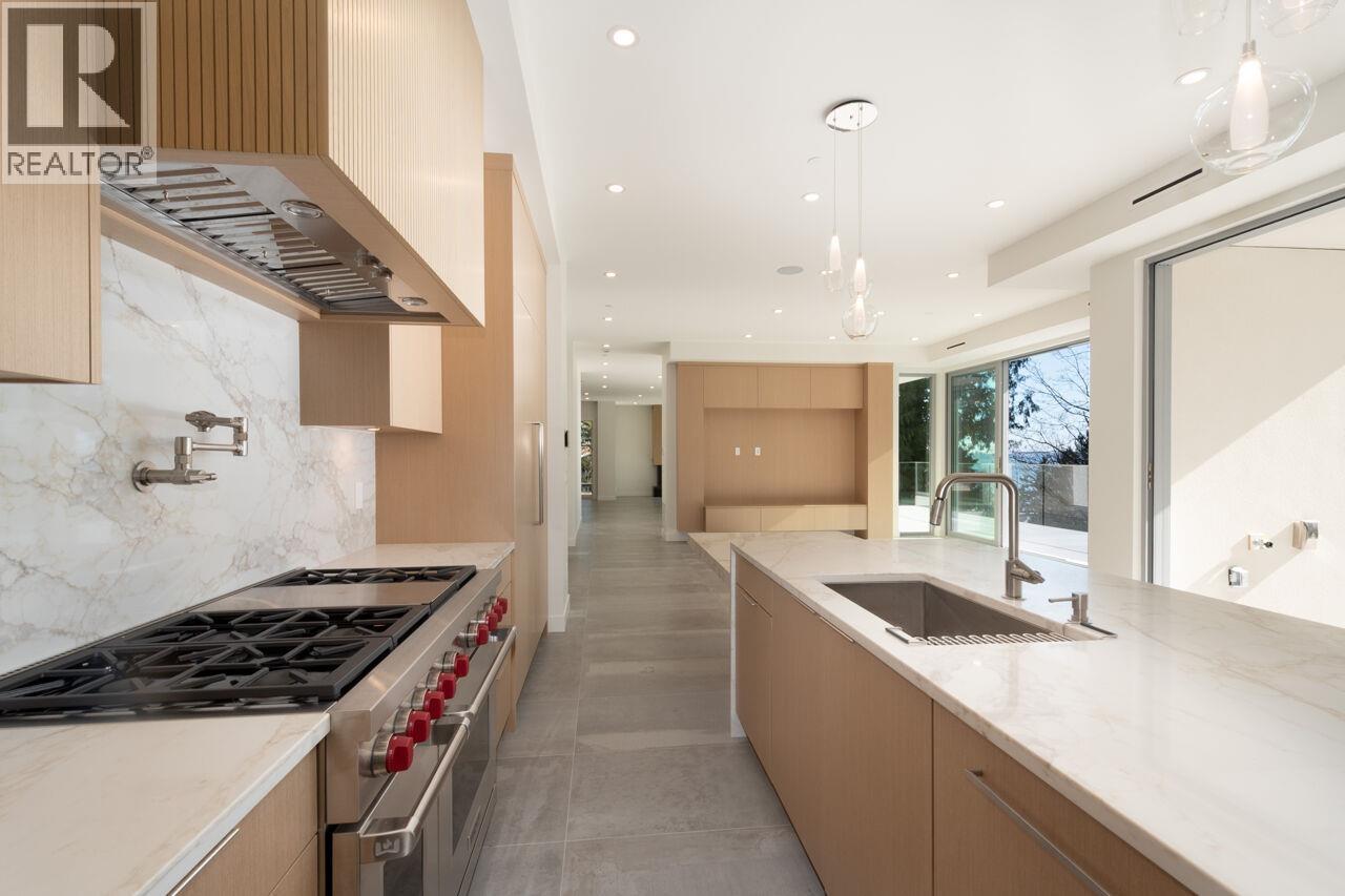 4437 PICCADILLY NORTH, West Vancouver