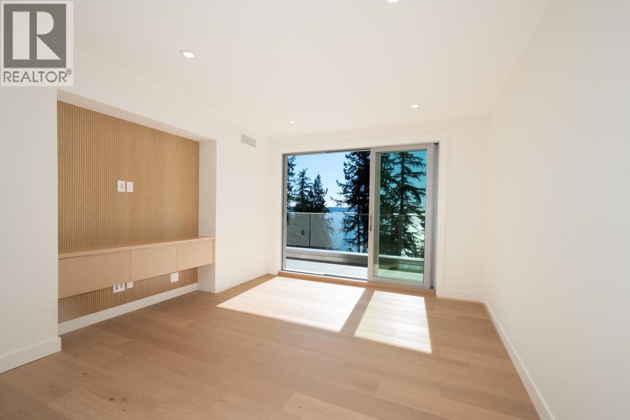 4437 PICCADILLY NORTH, West Vancouver