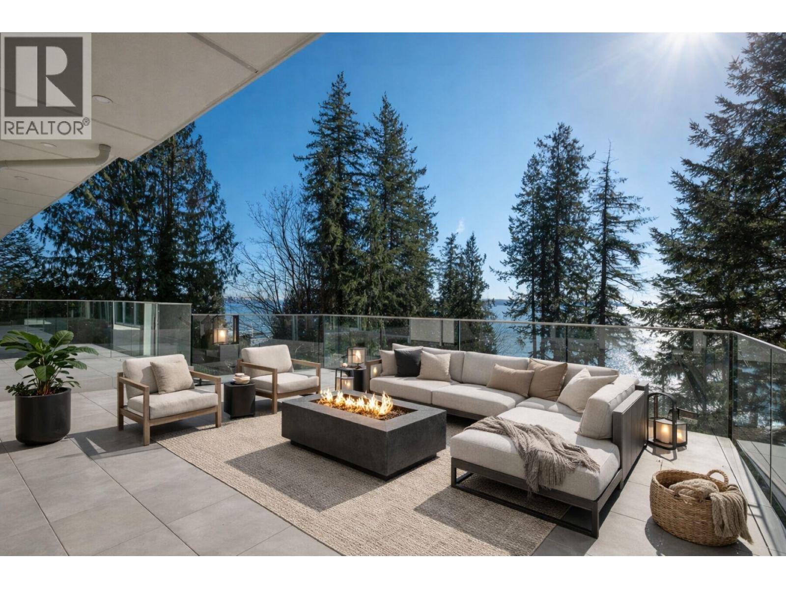 4437 PICCADILLY NORTH, West Vancouver