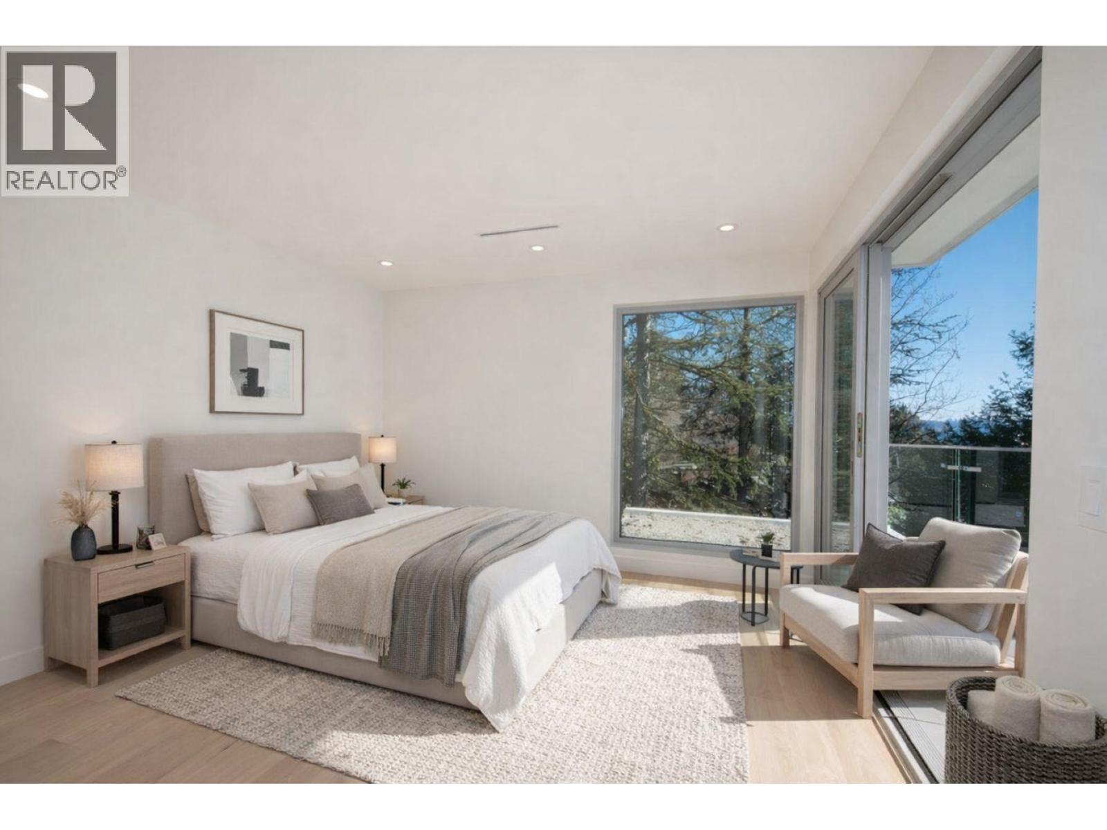 4437 PICCADILLY NORTH, West Vancouver