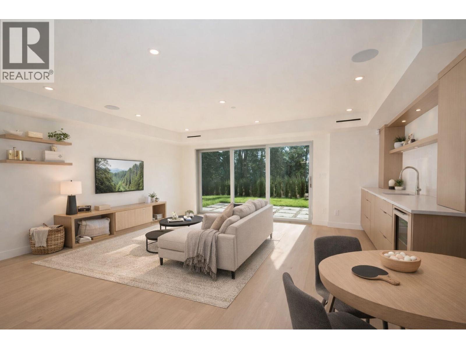 4437 PICCADILLY NORTH, West Vancouver