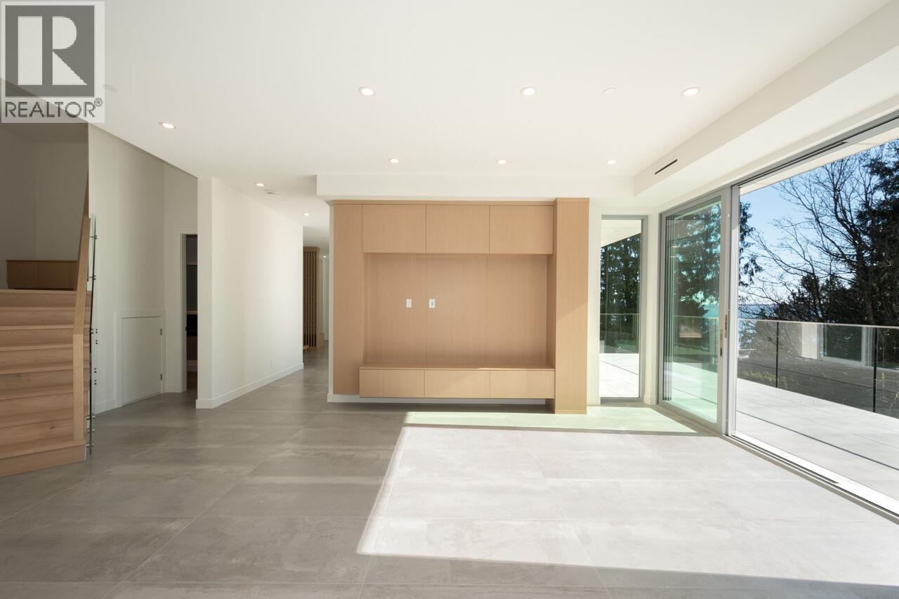 4437 PICCADILLY NORTH, West Vancouver