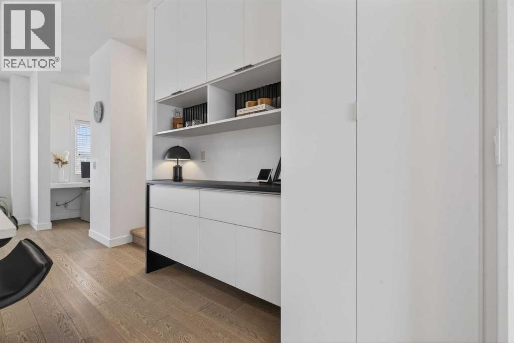 Single Family House for Sale in    Avenue SW Glenbrook Calgary 