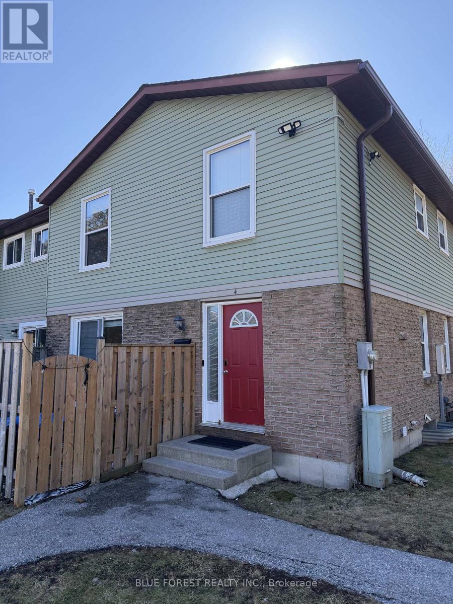 4 - 70 FIDDLERS GREEN ROAD