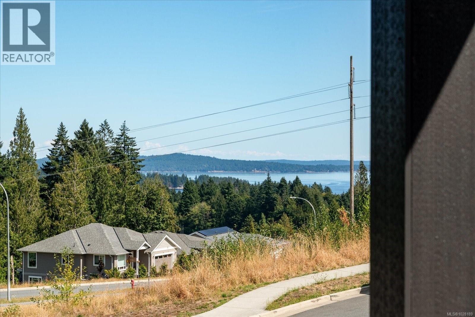 405 Colonia Dr S, Ladysmith