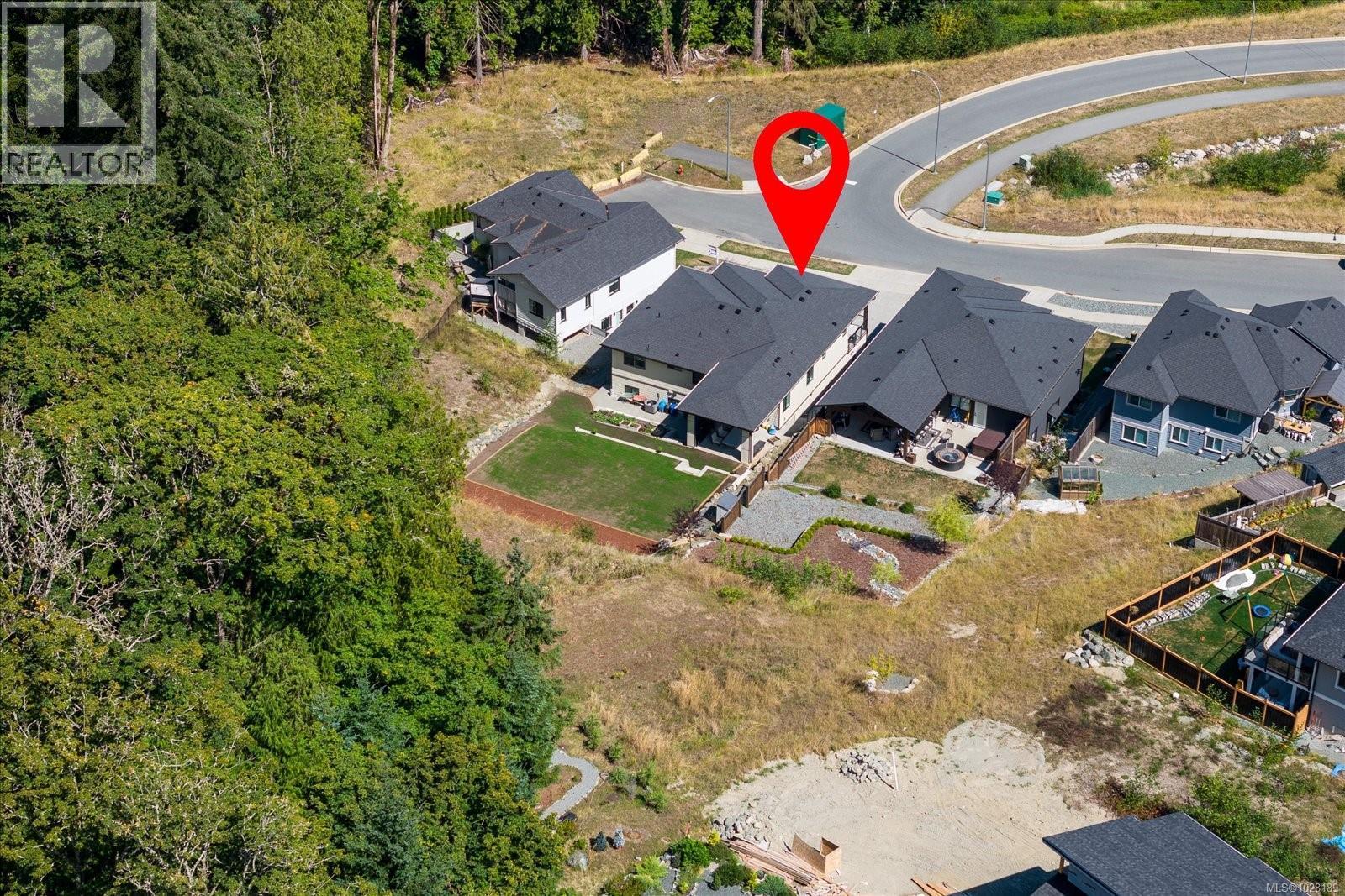 405 Colonia Dr S, Ladysmith