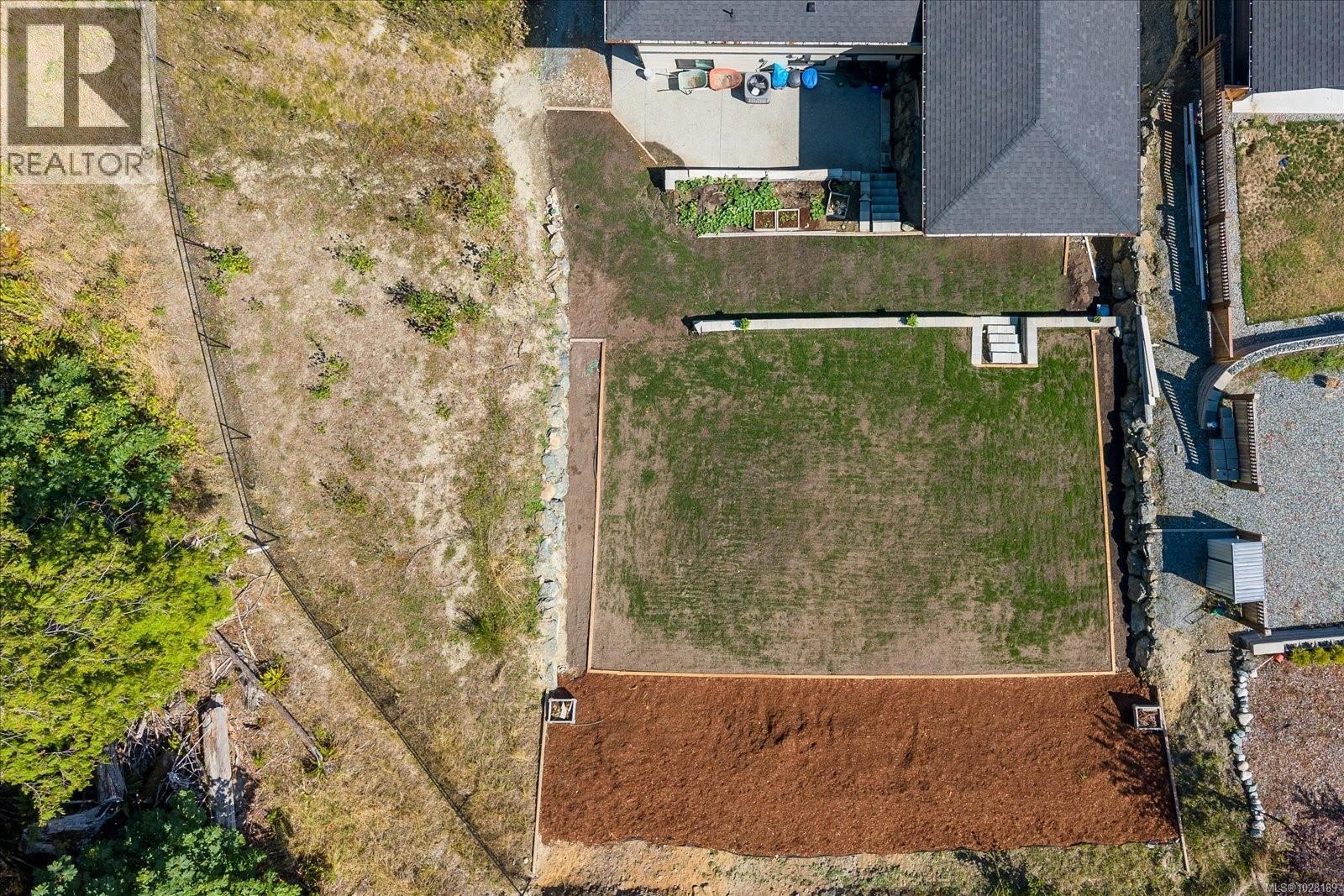 405 Colonia Dr S, Ladysmith