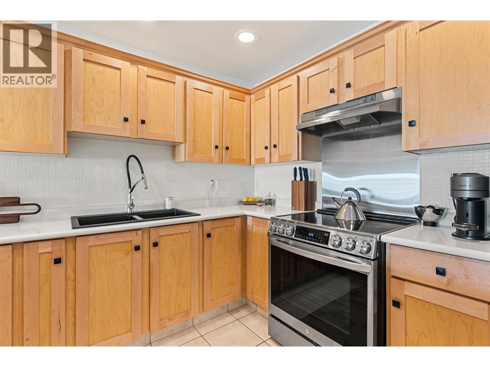 2900 Abbott Street Unit# 202, Kelowna