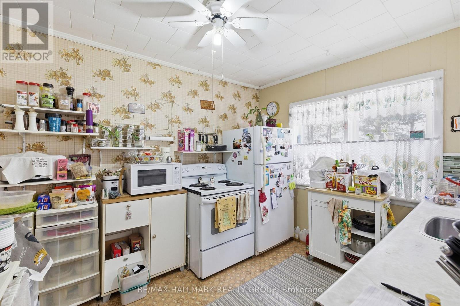 229 GORE STREET E - 10