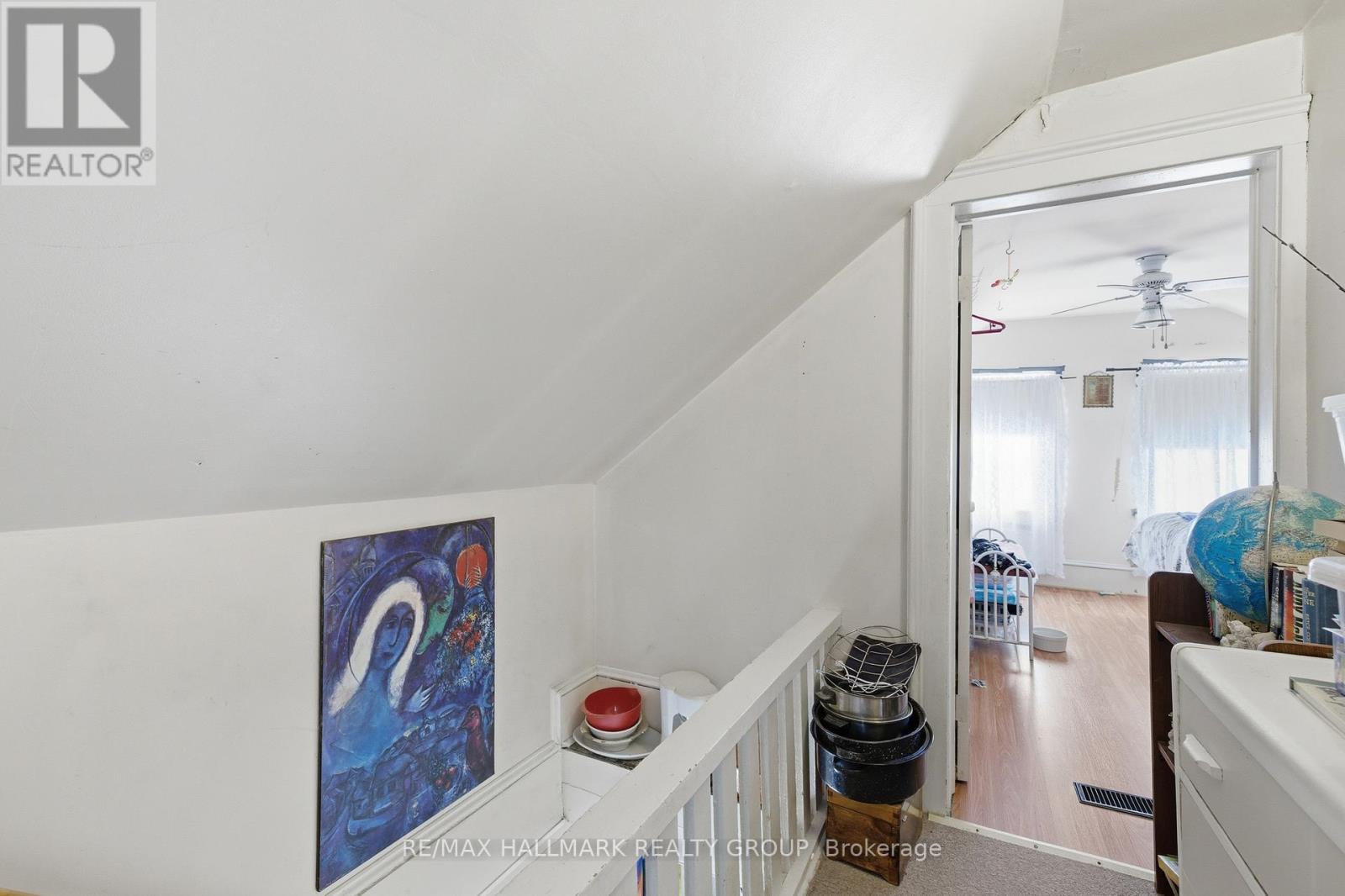 229 GORE STREET E - 16